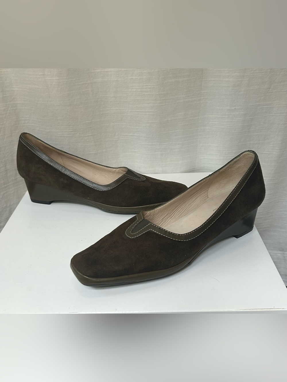 Rangoni Dark Green Brown Italian Suede Low Wedge Pumps